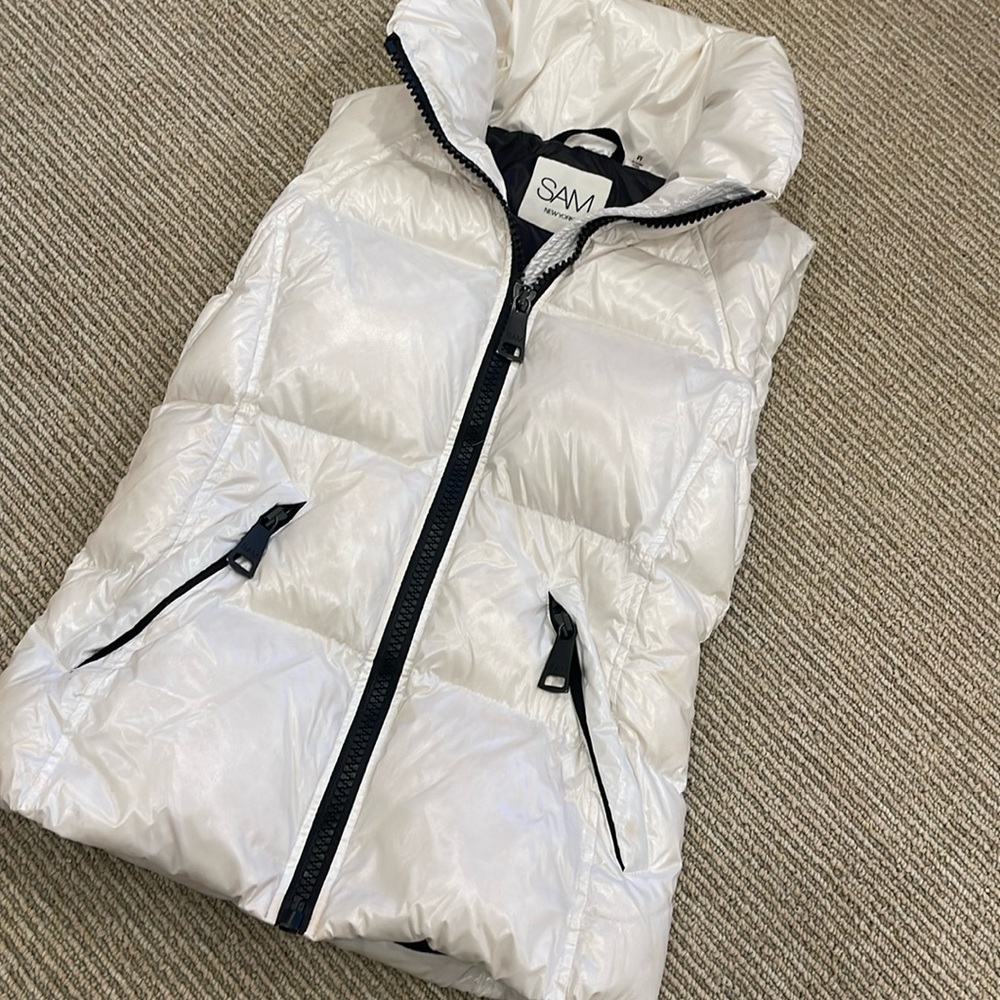 SAM. New York women’s puffer vest best white size M